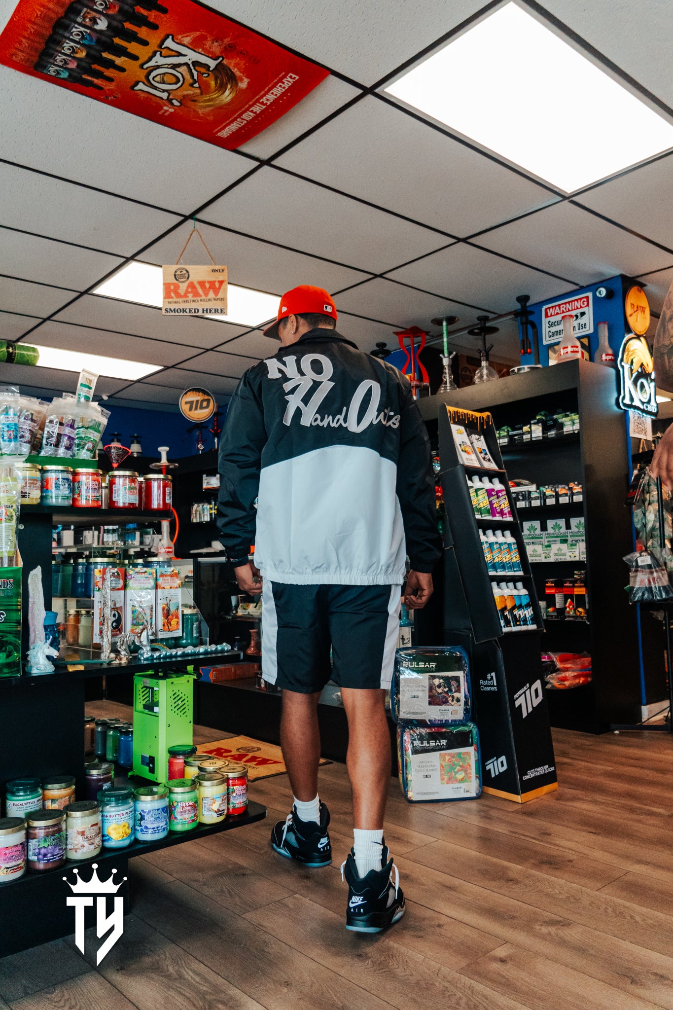 No HandOuts two-tone windbreaker set